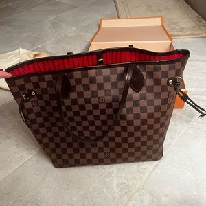 Louis Vuitton MM Damier Neverfull